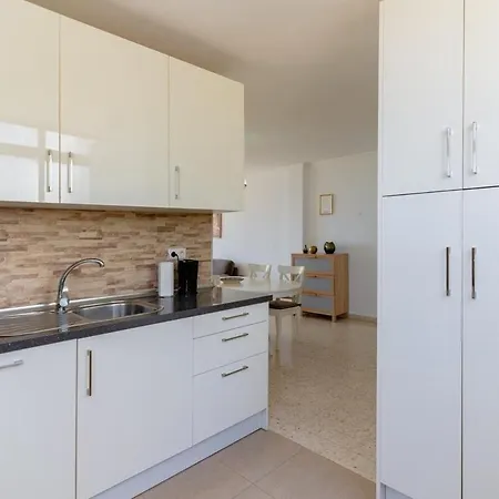 3 Bedroom Close To The