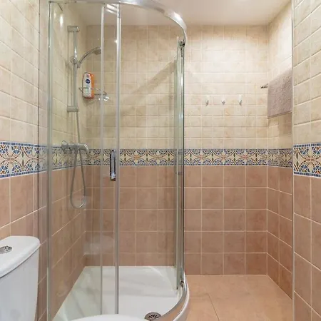 3 Bedroom Close To The Apartment *